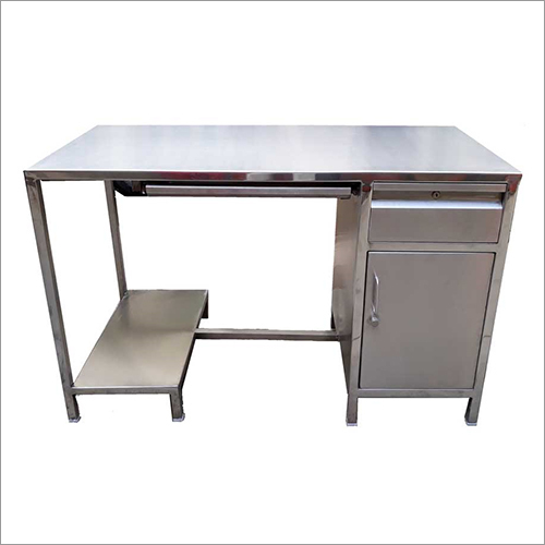 सिल्वर एसएस कंप्यूटर टेबल