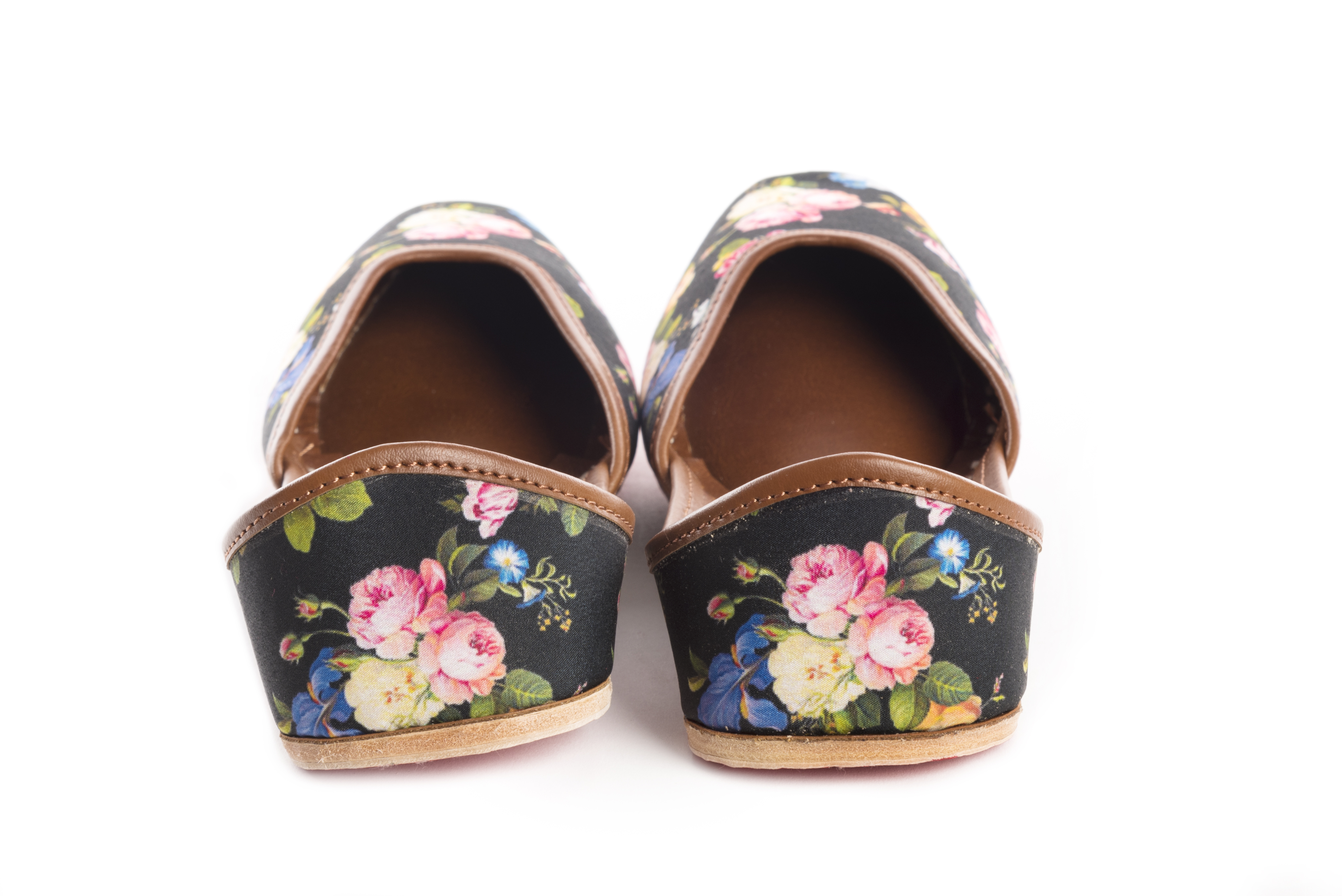 Jutti Jaipur - Color: Black With Floral Print