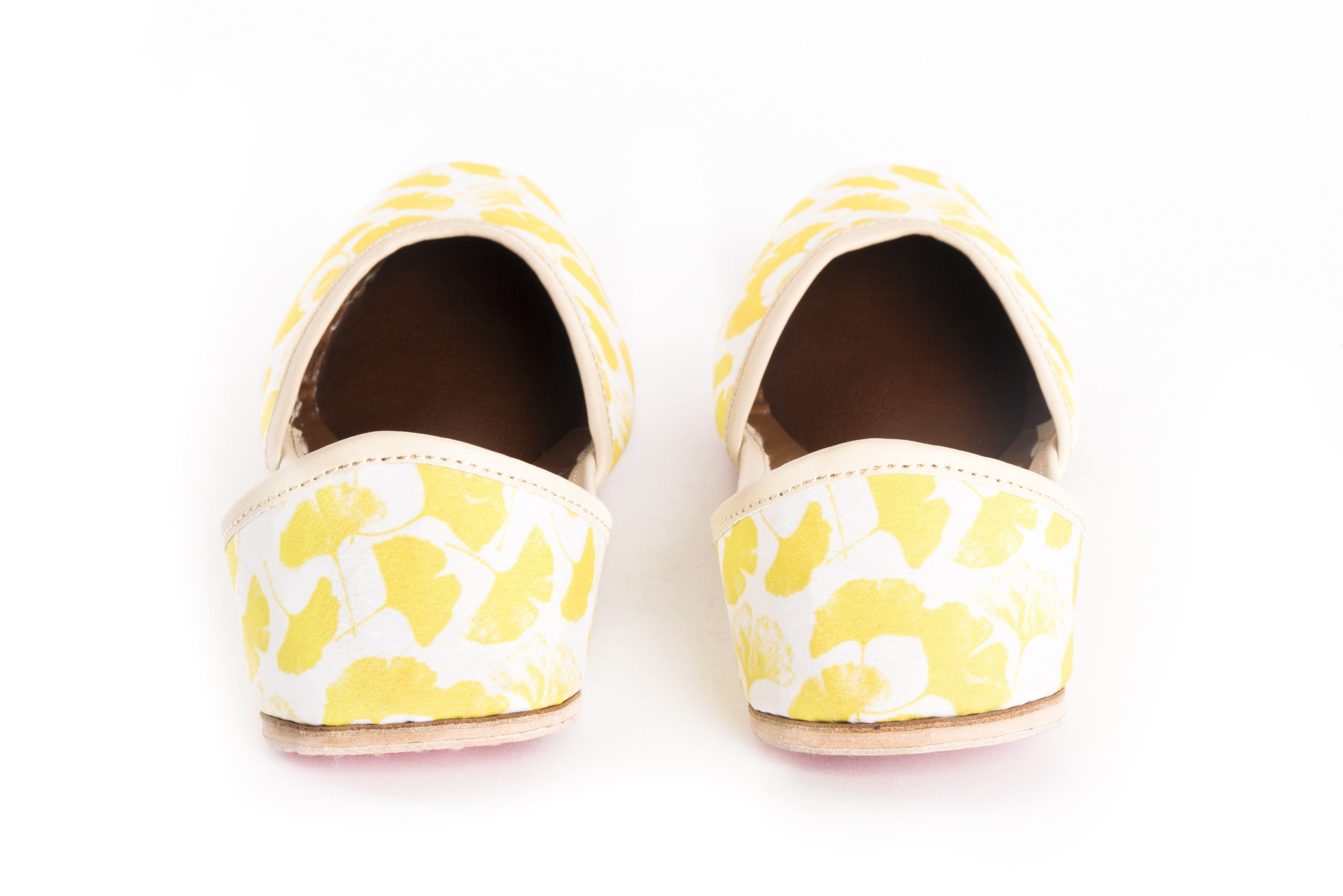 Best Mojri And Jutti - Heel Size: Flat
