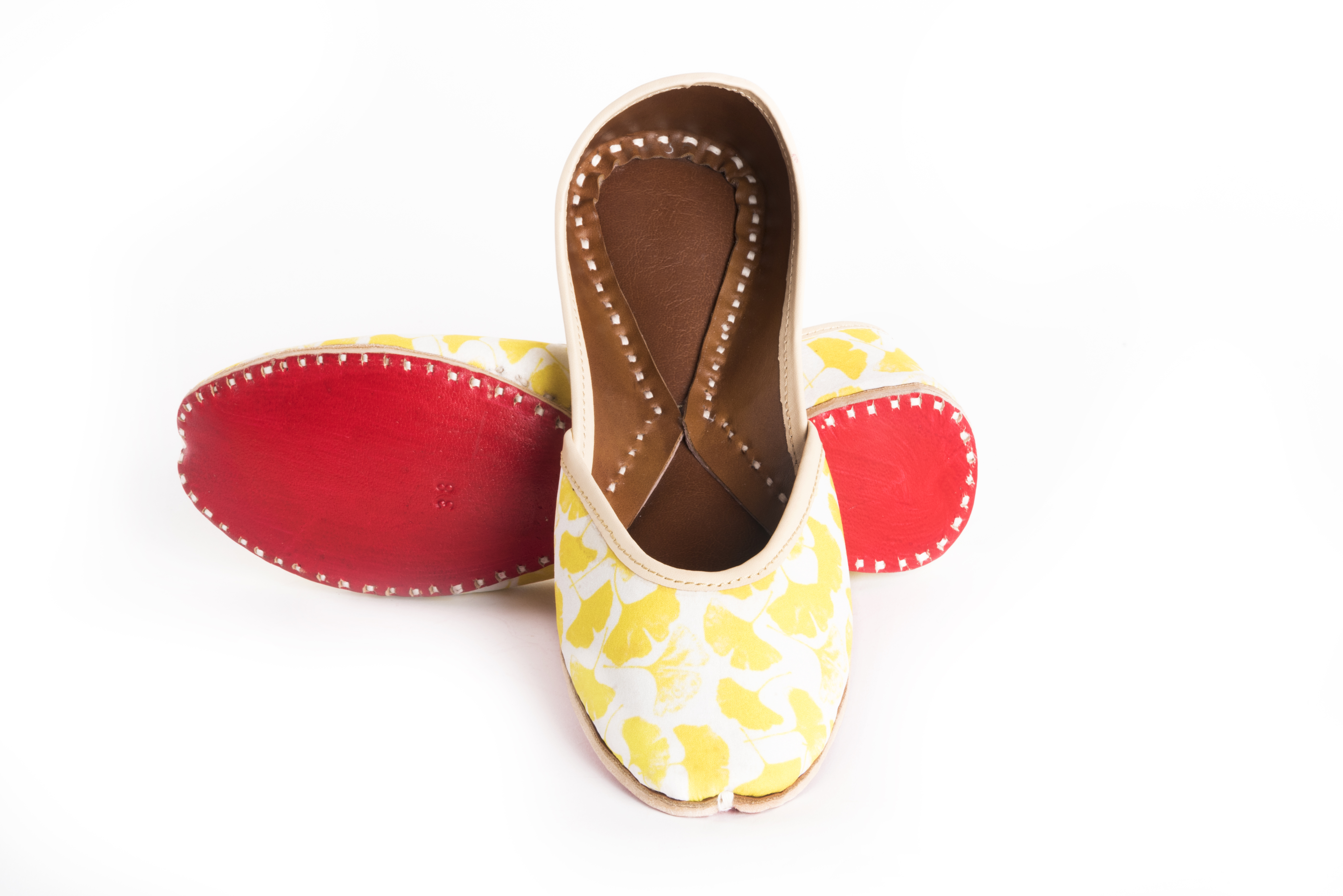 Best Mojri And Jutti - Heel Size: Flat