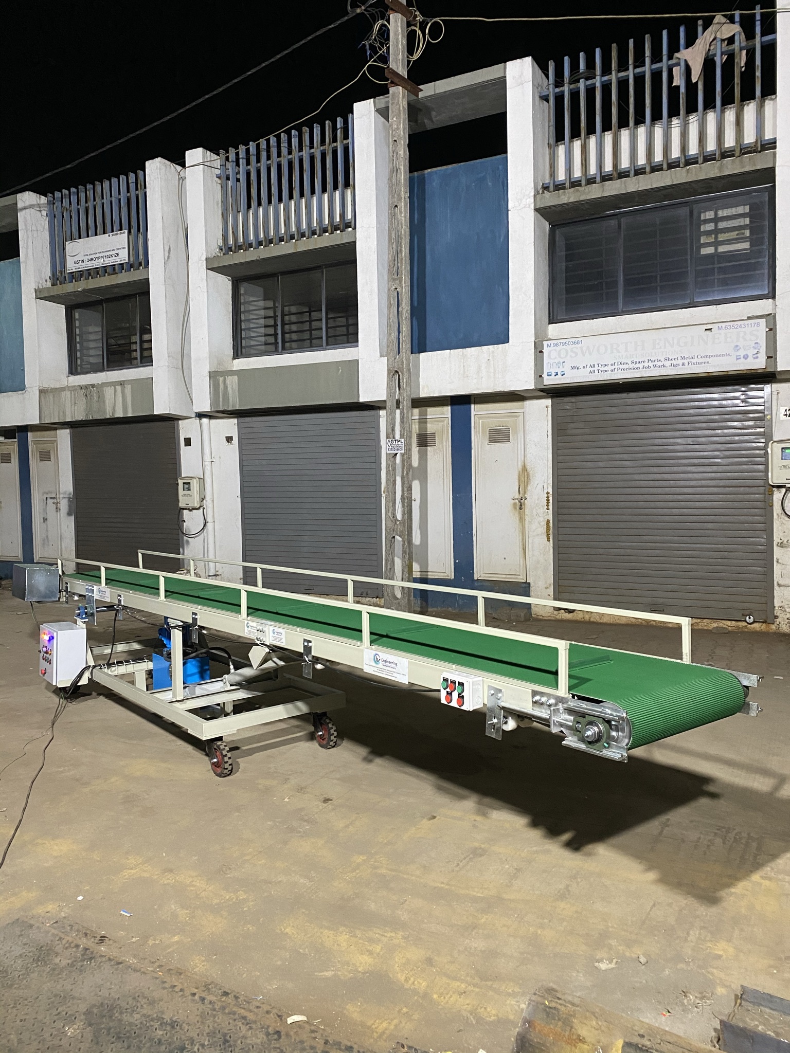 Box Loading And Unloading Conveyor - Color: Any Colour