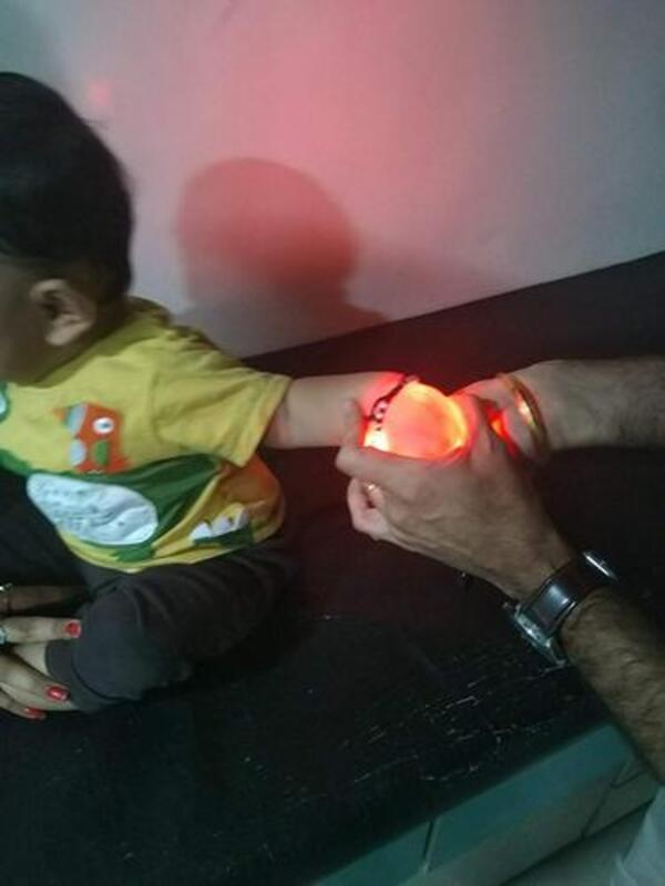 Pediatric Led O Shape Vein Finder Vein Detector Vein Locator Vein Tracer Usage: Hospital