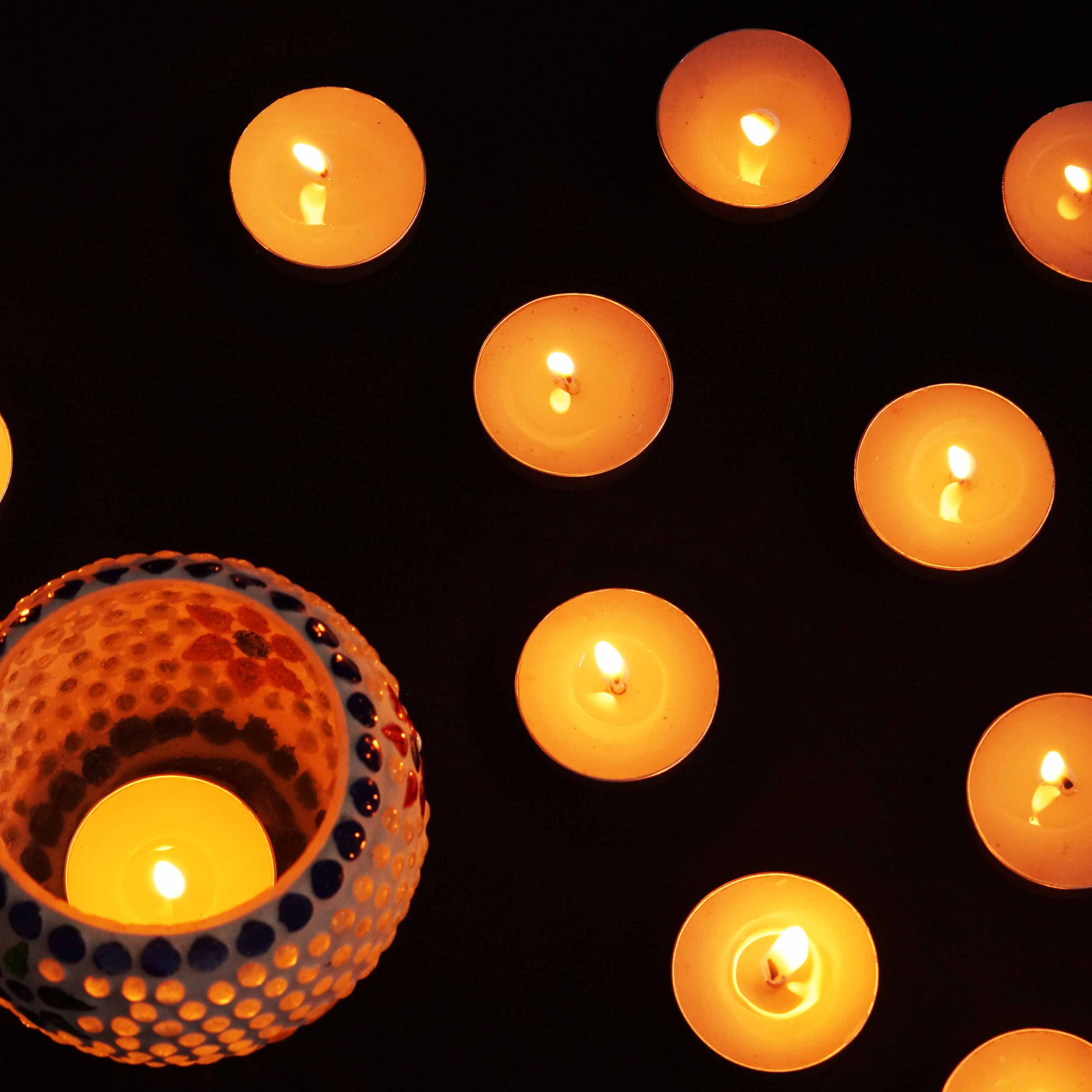 Asian Aura Smokeless T-light Candles - Paraffin Wax 10x10x5 Cm White | Handmade Cotton Wick Scented Long-lasting 3-4 Hours Burning Time