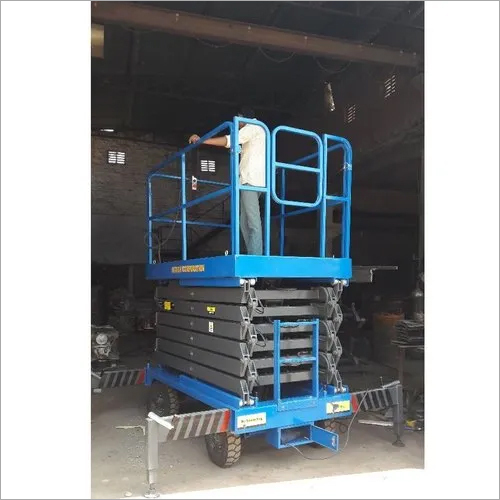 Commercial Industrial Hydraulic Scissor Lifts - Load Capacity: 2 Tonne