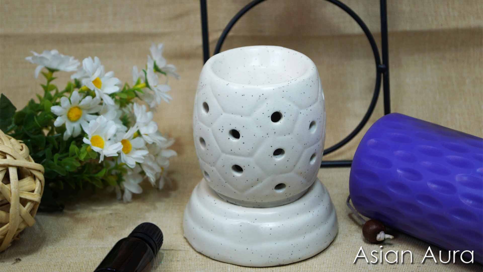 Asian Aura Ceramic Aromatic Oil Diffuser With 2 Oil Bottles Aaeb 0011-w
