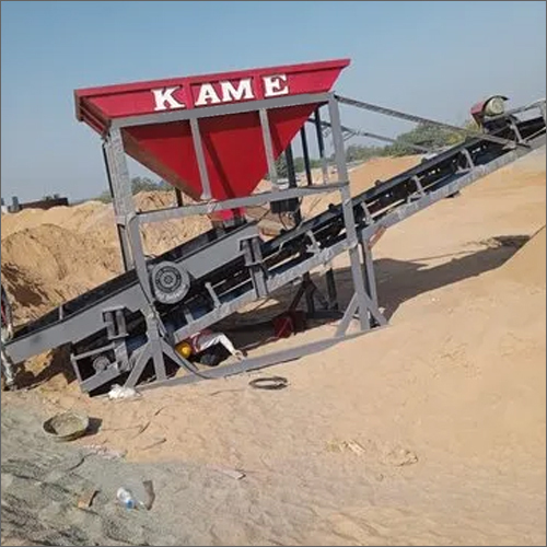 Kame Vibratory Sand Screening Machine With Conveyor Belt Capacity: 30-90 T/hr
