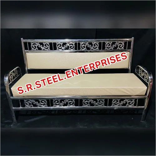 3 सीटर फैब्रिक सोफा एप्लीकेशन: हॉलिडे रिज़ॉर्ट