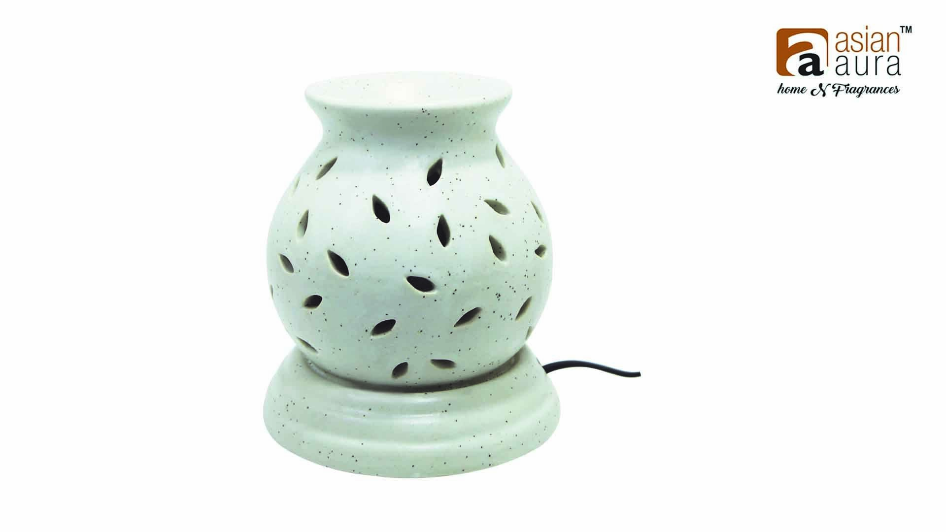Asian Aura Ceramic Aromatic Oil Diffuser With 2 Oil Bottles Aaeb 0022-w