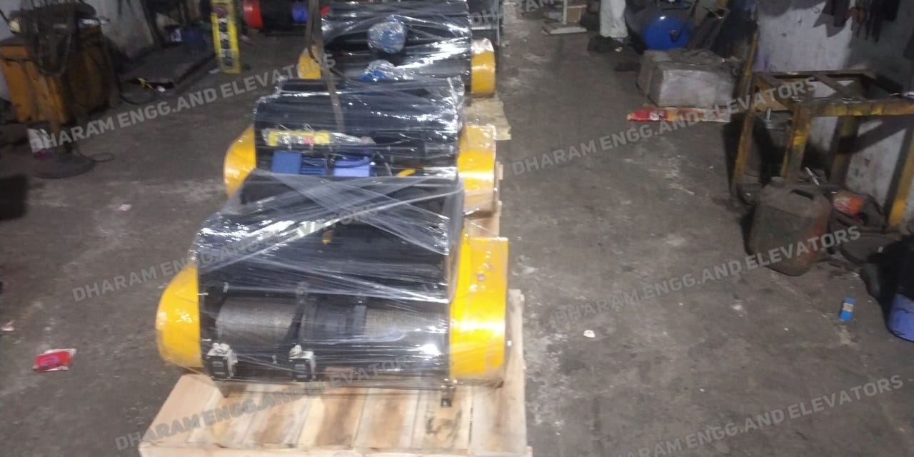 Electric Hand Hoists - Robust Metal Profile, Yellow Color | Electric Power Source, Precise Load Positioning, Jerk-free Handling