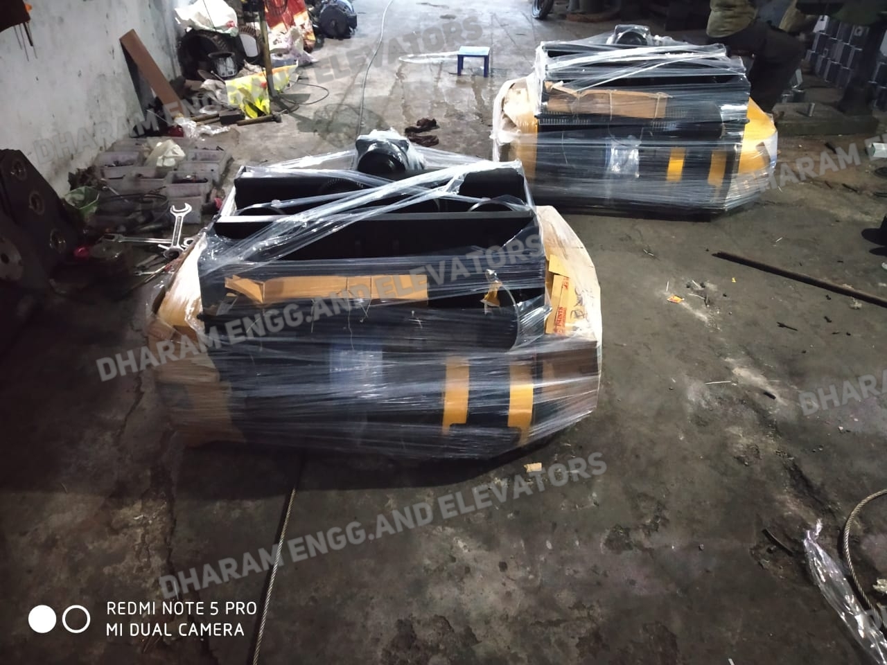 Electric Hand Hoists - Robust Metal Profile, Yellow Color | Electric Power Source, Precise Load Positioning, Jerk-free Handling