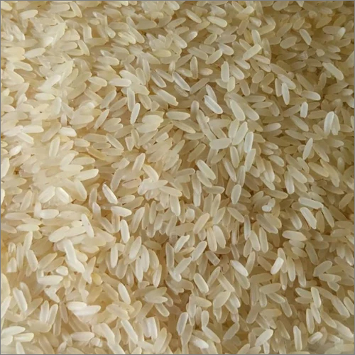 क्रीमी सफेद कच्चा चावल