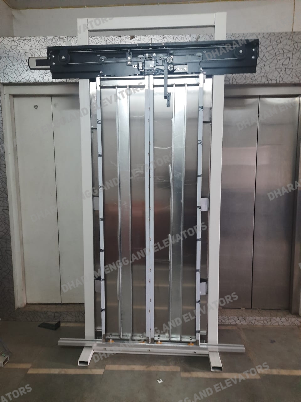 Passenger Elevators - Stainless Steel Design | Residential Use With Safety Sensor Features