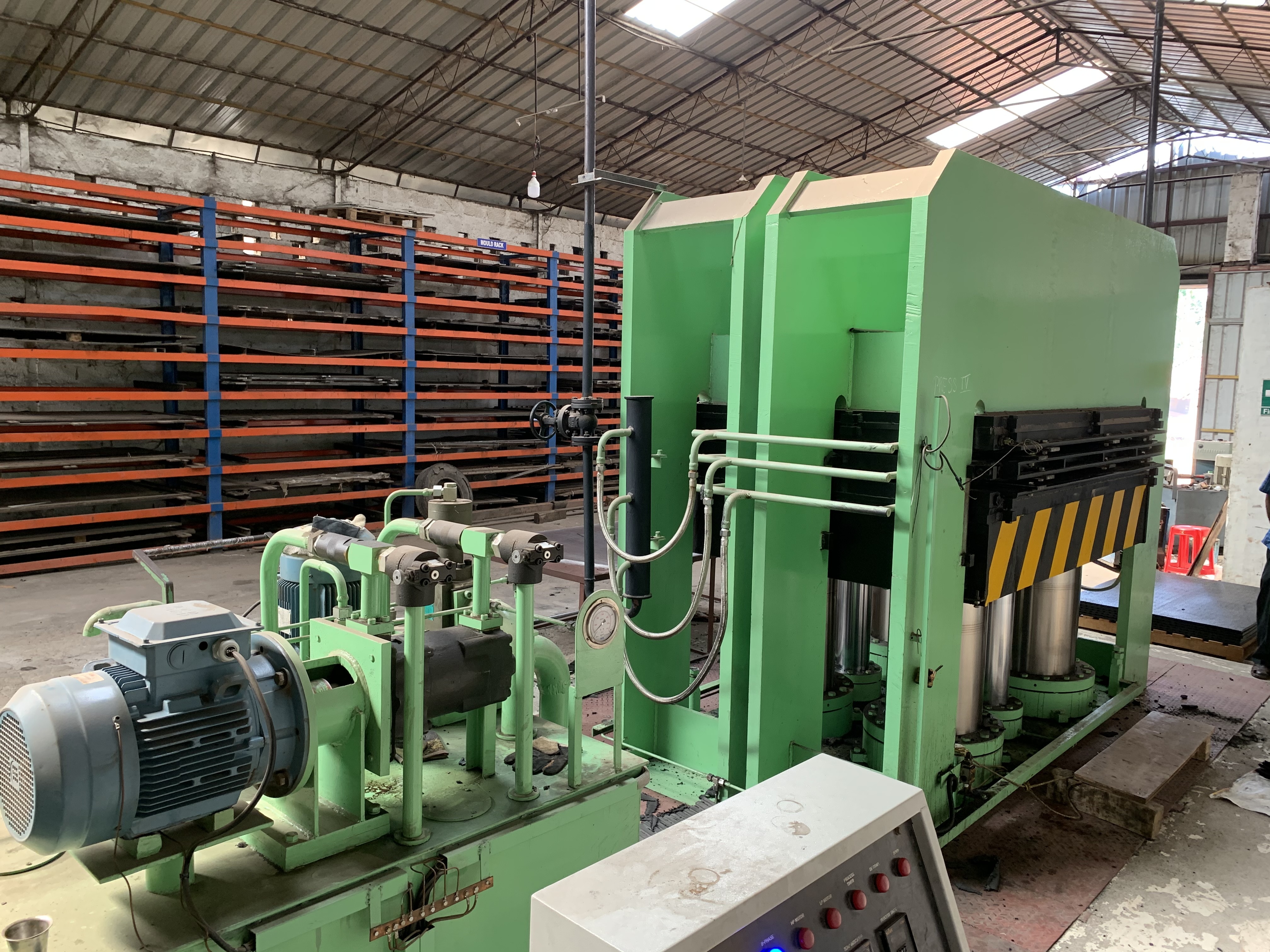 Blue Rubber Moulding Press