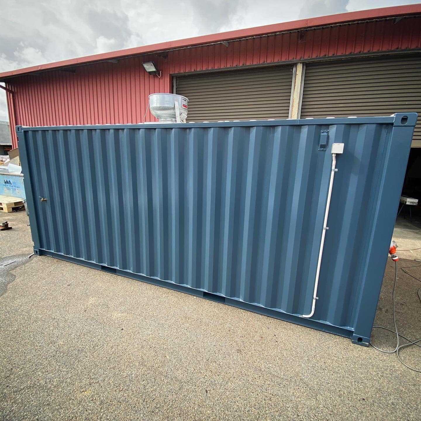 Shipping Containers - Corten Steel, 20ft & 40ft Dimensions | Durable, Weatherproof, Secure, Stackable, Versatile