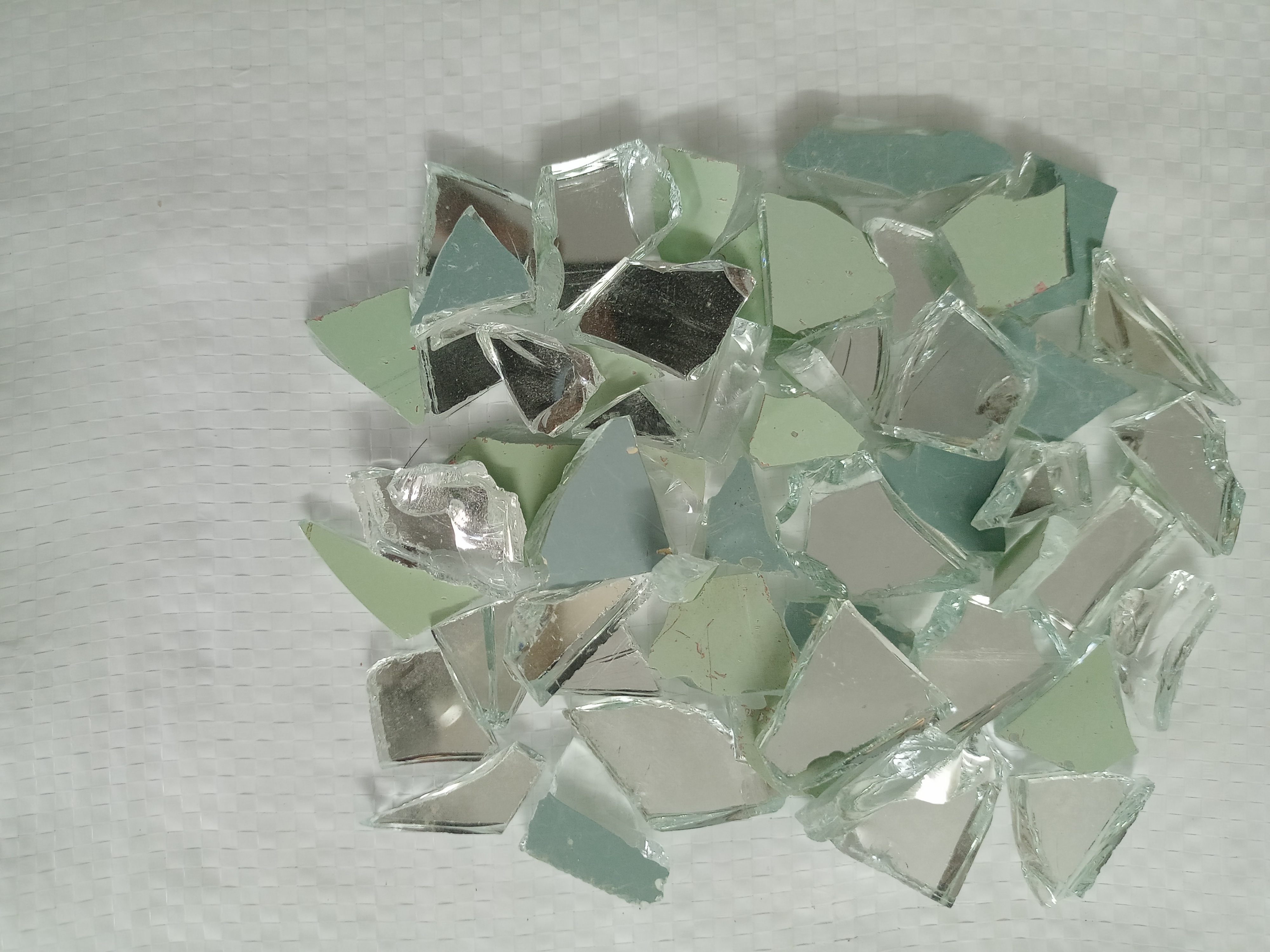 Industries Bulk Used Multicolor Cruhed Glass Stone Aggregate For Sale Cheap Price In India - Size: (1) 1- 1.5mm (2) 2-3 Mm (3) 3-4 Mm (4) 4-5 Mm (5) 12-20 Mm (6) Customized