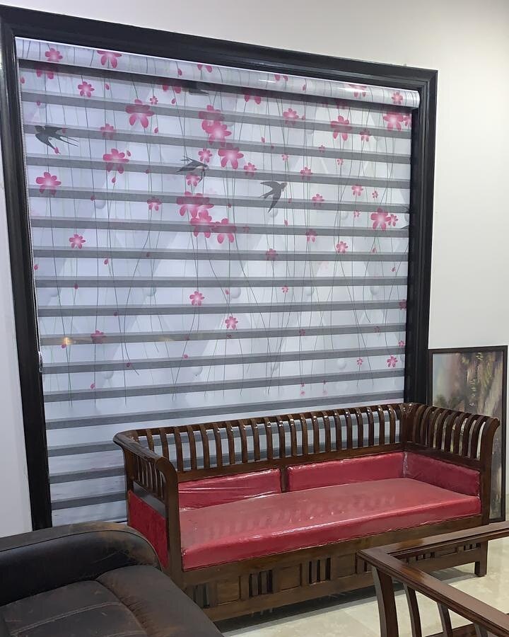 Printed Zebra Roller Blind - Plastic Material Modern Design | Ideal For Home Hotel And Office Use