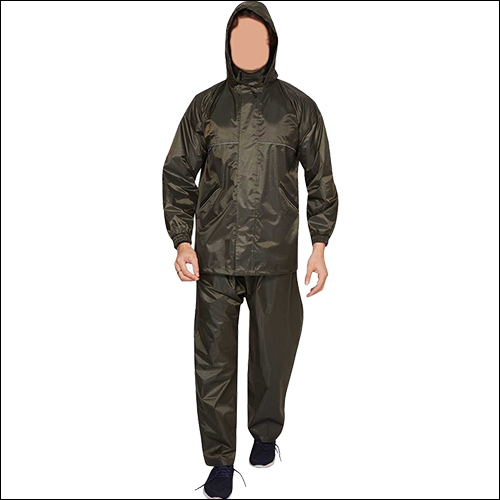 ब्लैक रॉयल एक्स। लूज जेंट्स रेनसूट