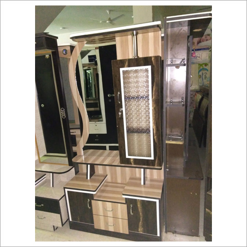 मशीन मेड मिरर डीलक्स वुडन ड्रेसिंग टेबल