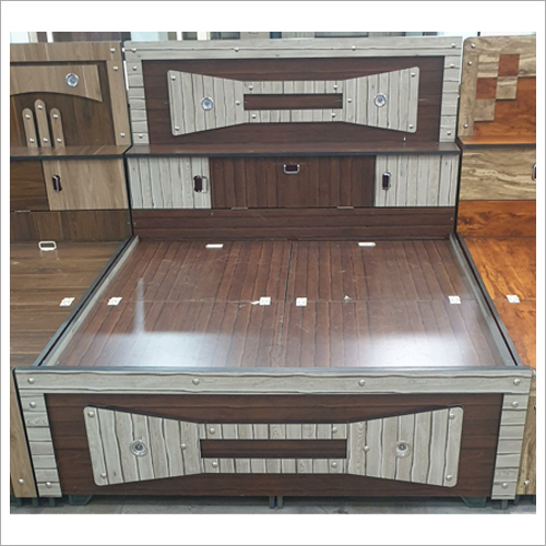 लकड़ी का पलंग