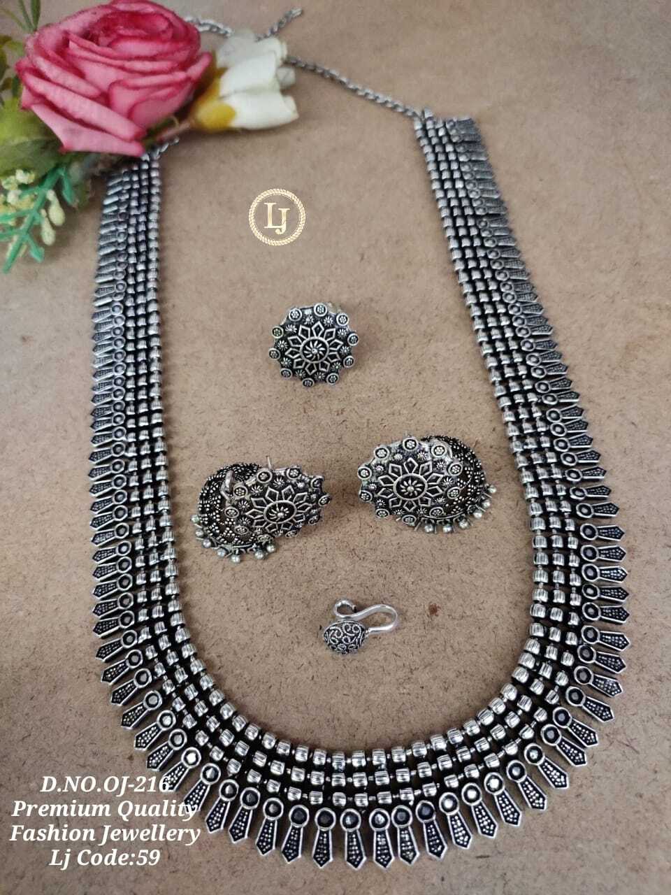 Silver Fancy Jewellry Set