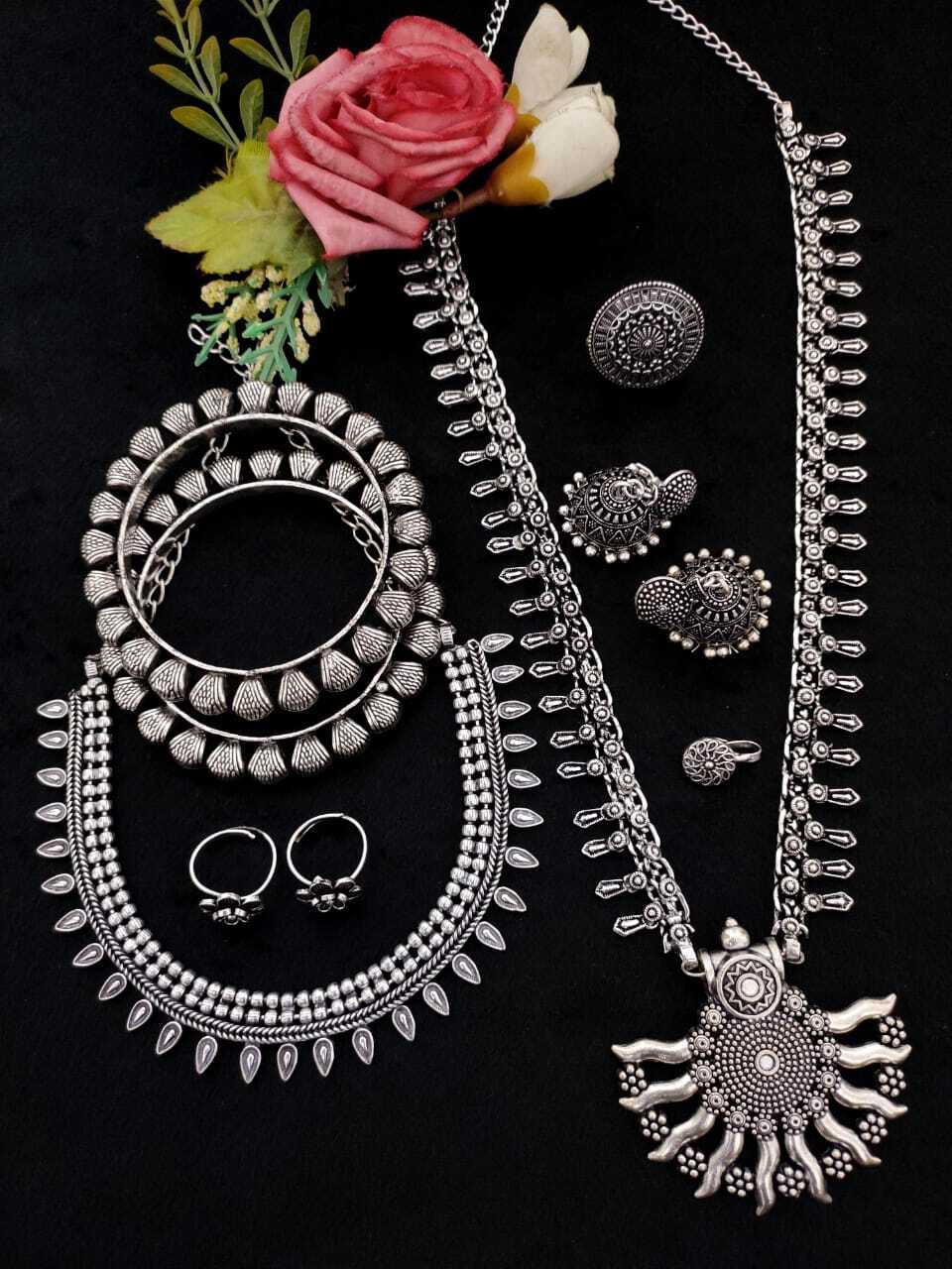 Silver Fancy Jewellry Set