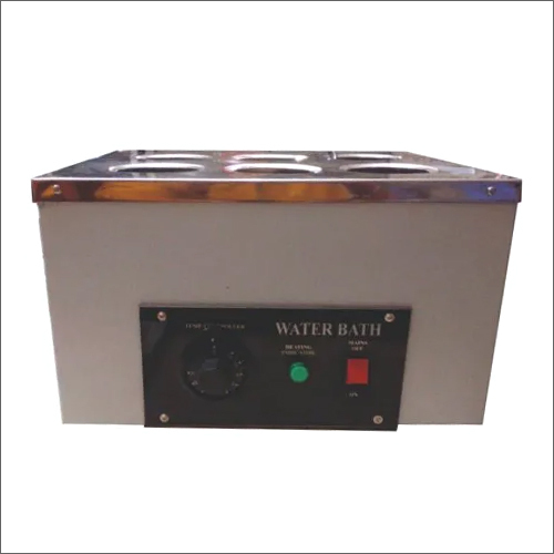 सफेद आयताकार जल स्नान