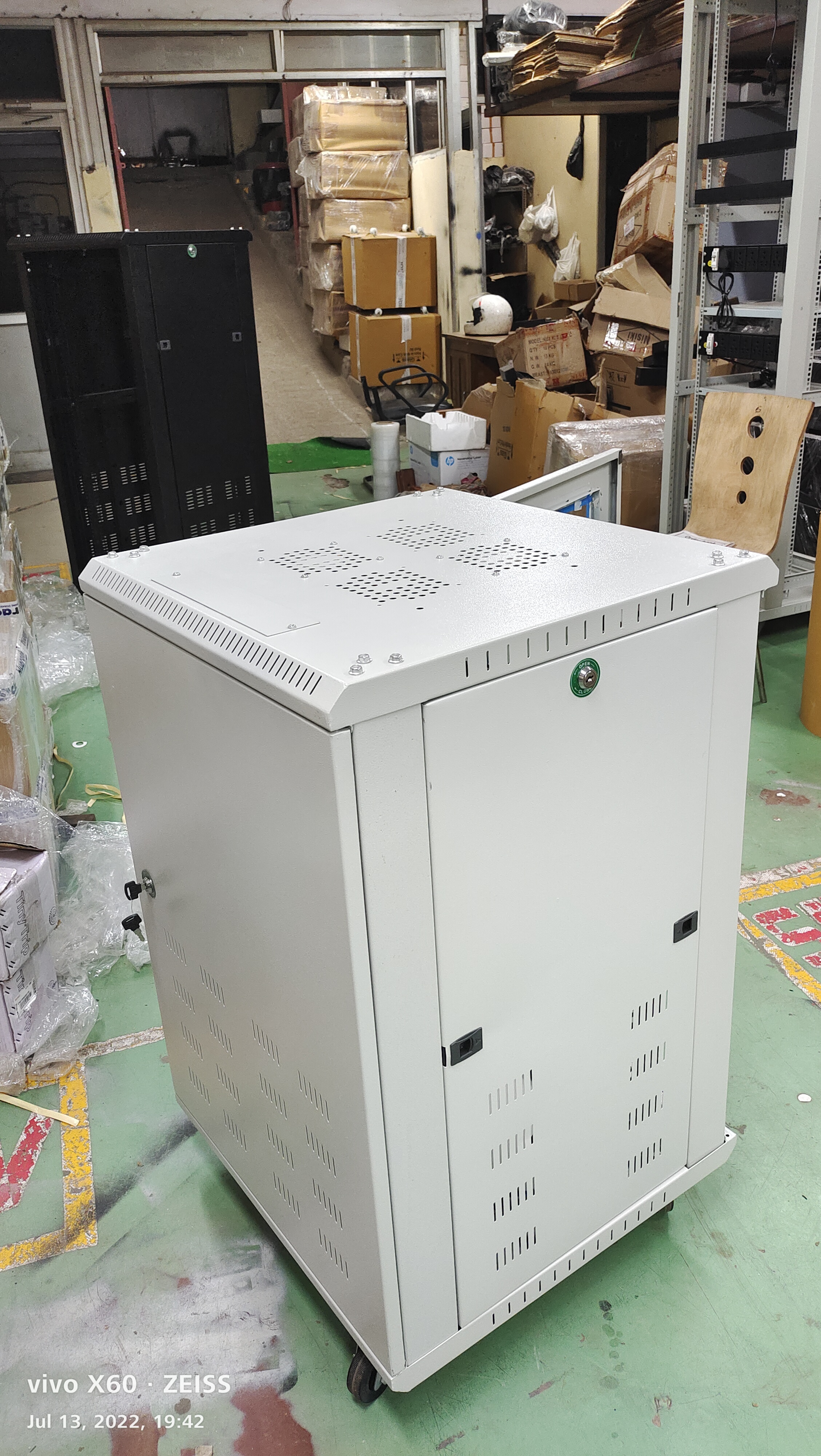 Floor Standing Networking 27u Rack (600x600mmd) - Crca Steel, 27u Height, Vented Design, 240v Electric Power Supply, Removable Side Panels, Four Castor Wheels