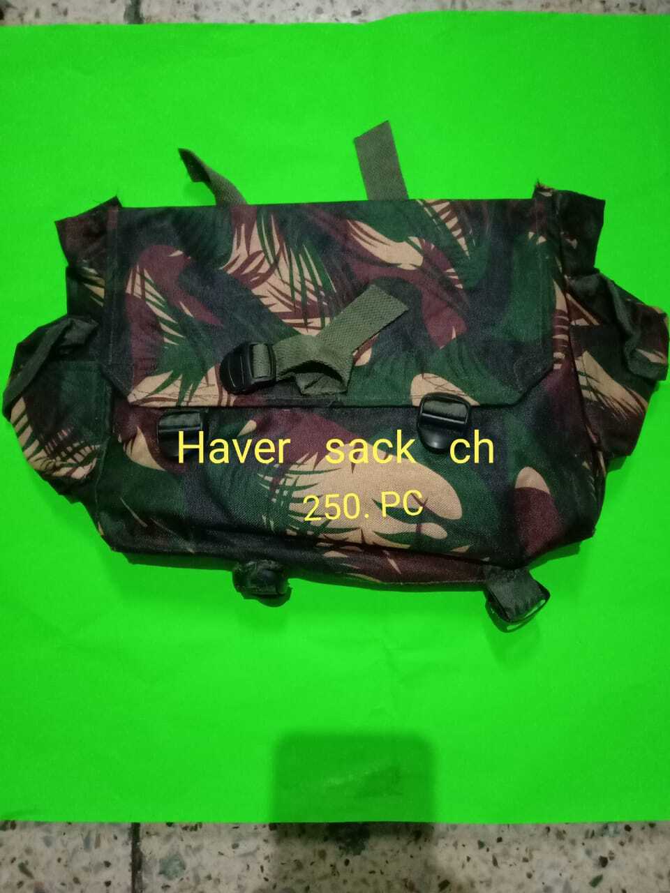 Army Combat Pouches - Polyester Material, Size M, Olie Green Color, Waterproof, 4 Pockets, Unisex, All Weather, Adjustable Bottom Strap