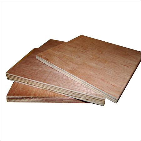 लाल दृढ़ लकड़ी प्लाईवुड का सामना करना पड़ा