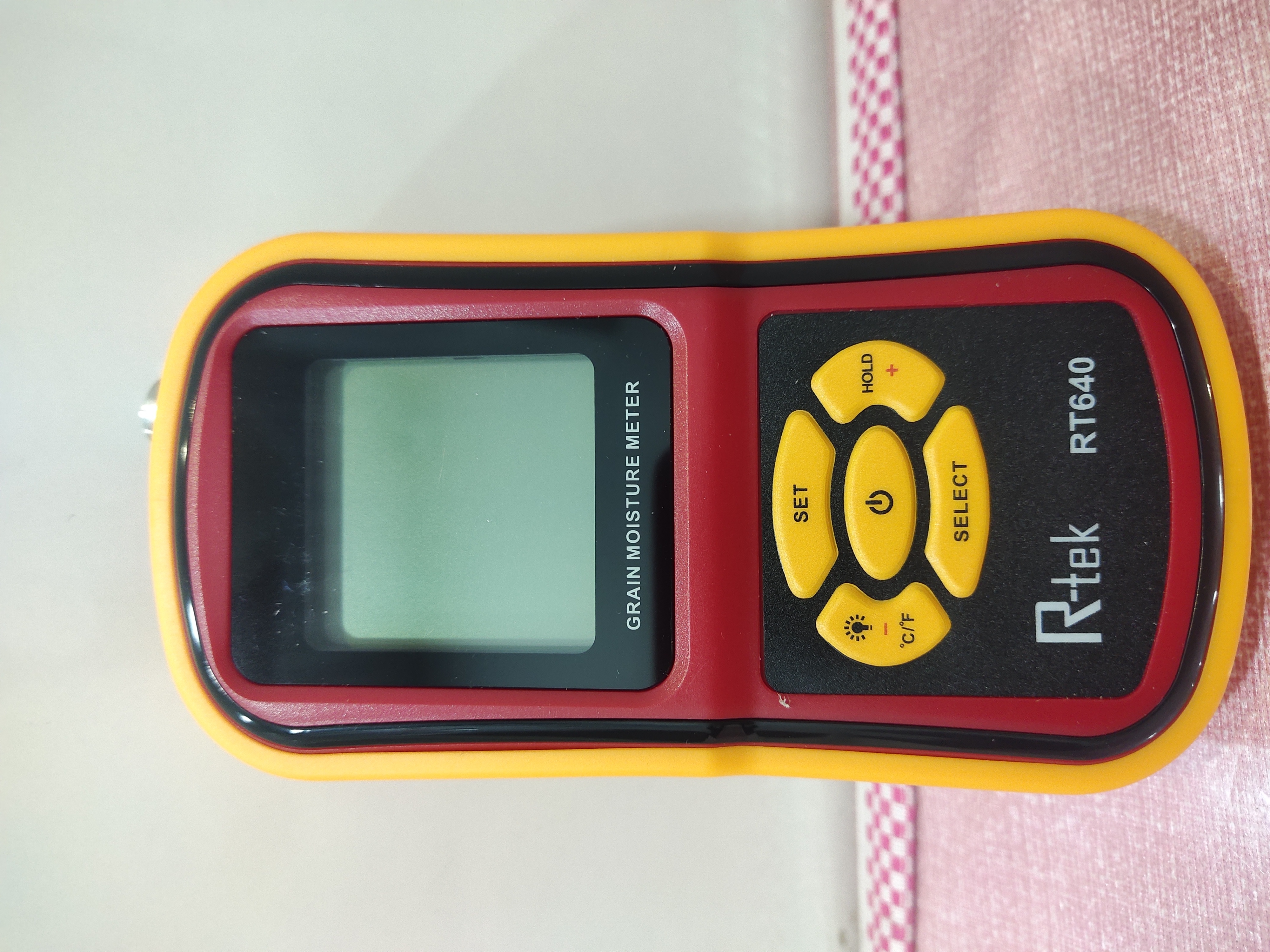 Grain Moisture Meter - Plastic, 150mm X 60mm X 30mm , Lcd Display, ± 0.5% Accuracy, 10% - 30% Measurement Range, Battery Powered