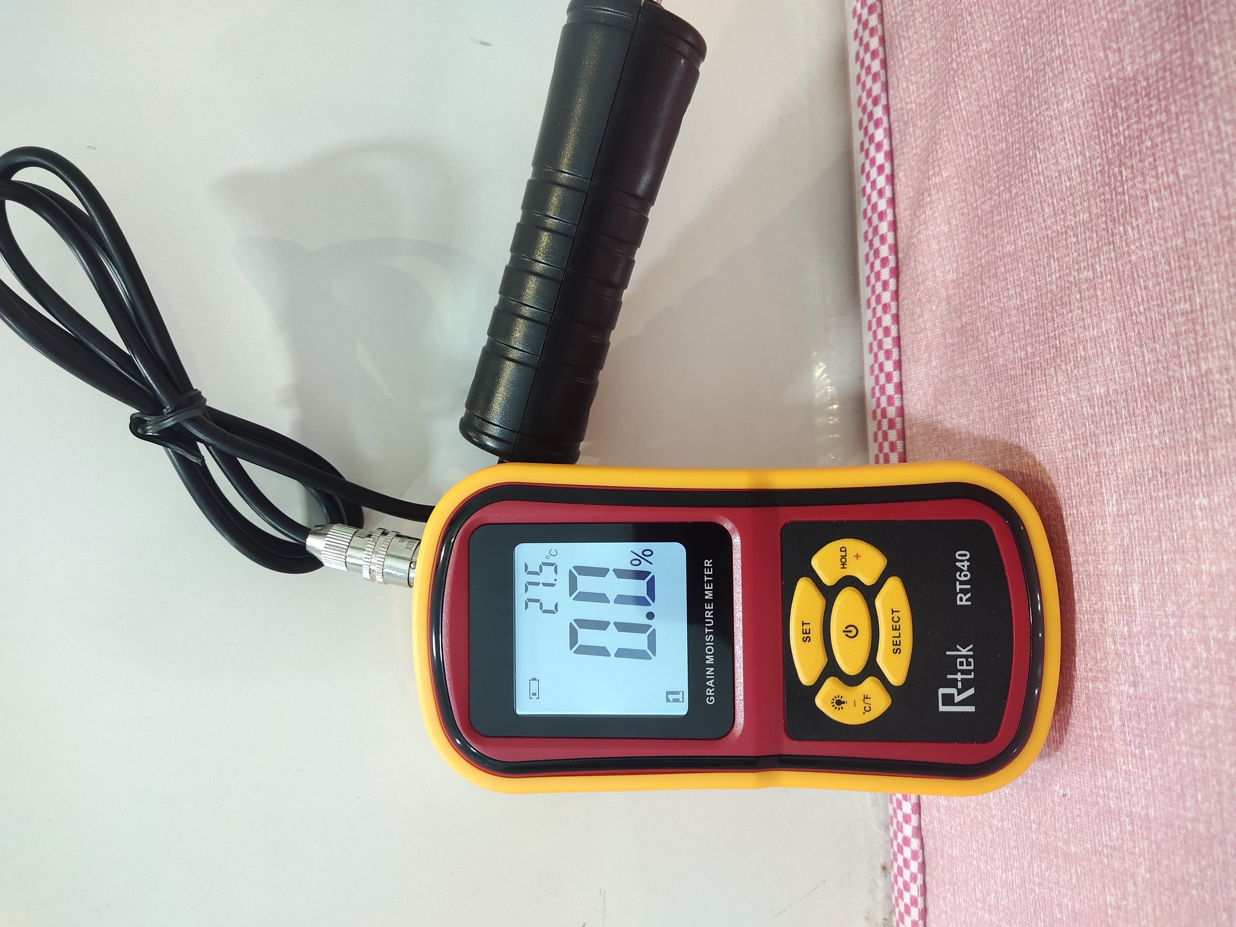 Grain Moisture Meter - Plastic, 150mm X 60mm X 30mm , Lcd Display, ± 0.5% Accuracy, 10% - 30% Measurement Range, Battery Powered