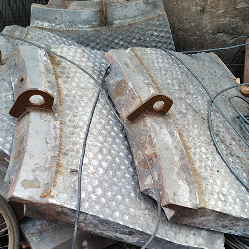 Industrial High Chrome Scrap - Industrial Grade, Various Thickness (mm), Customized Weight (kg) | Scrap Condition for Versatile Applications