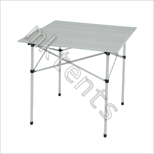 कैम्पिंग टेबल