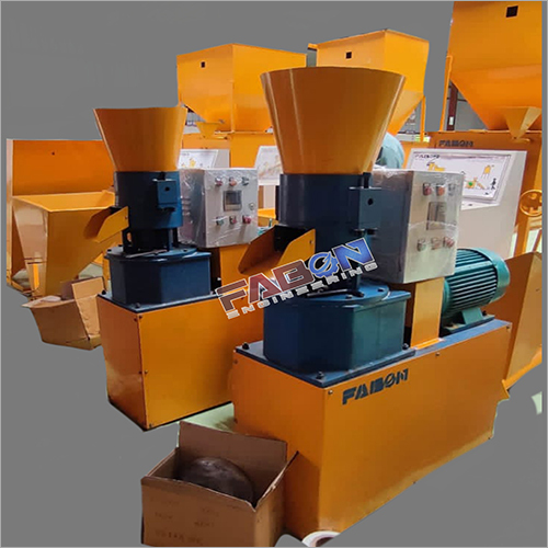 Cattle Feed Pellet Machine 750-800 Kg Hour - Color: Yellow