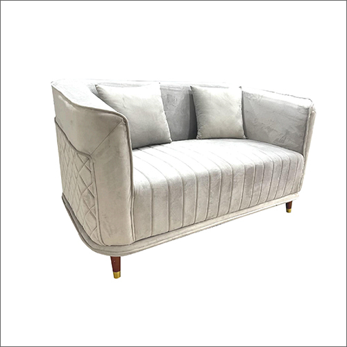 टिकाऊ स्लीक मॉडल सोफा सेट