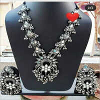 ऑक्सीडाइज़्ड लॉन्ग नेकलेस सेट