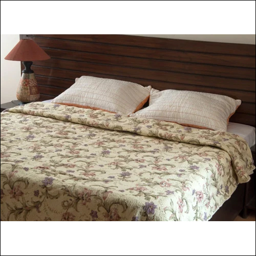 Quilted Double Bed Quilt - Plain Green Cotton, Handwash Care For Industrial Application