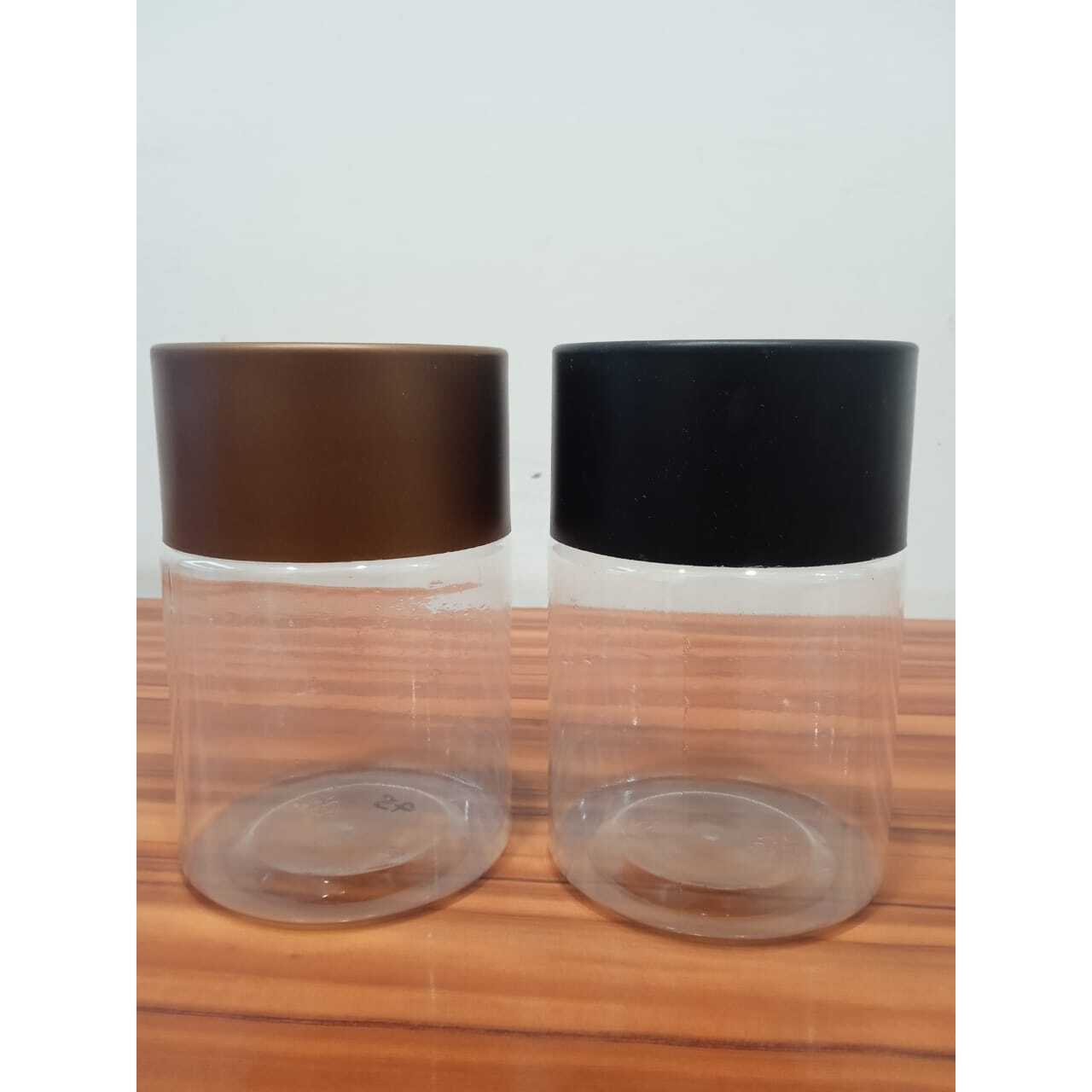 Edible And Non Edible Plastic Jars - Color: Clear With Brown Lid