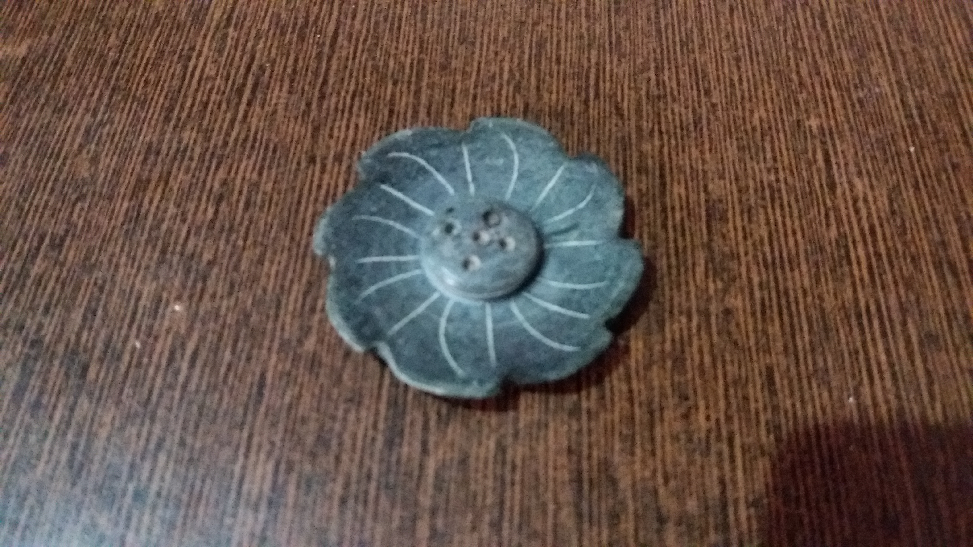 Incense Burner Plate - Stone, 5x3 Cm, Gray Leaf Shape | Smooth Finish For Burning Incense Sticks And Cones, 50 Gm Weight