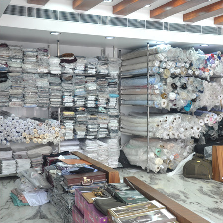 पुरुषों का परिधान आयातित वस्त्र