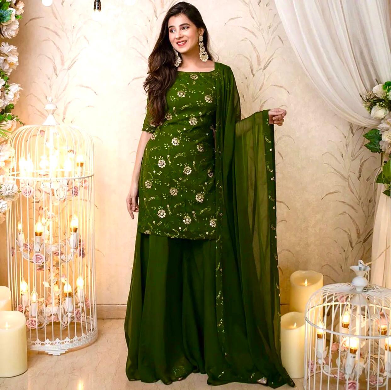 Women Fox Georgette Embroidery Work Salwar Suits...