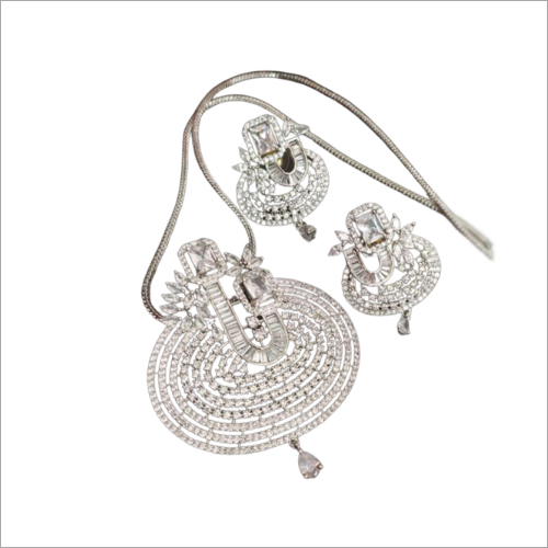 लेडीज़ स्टोन पेंडेंट सेट लिंग: महिलाएं