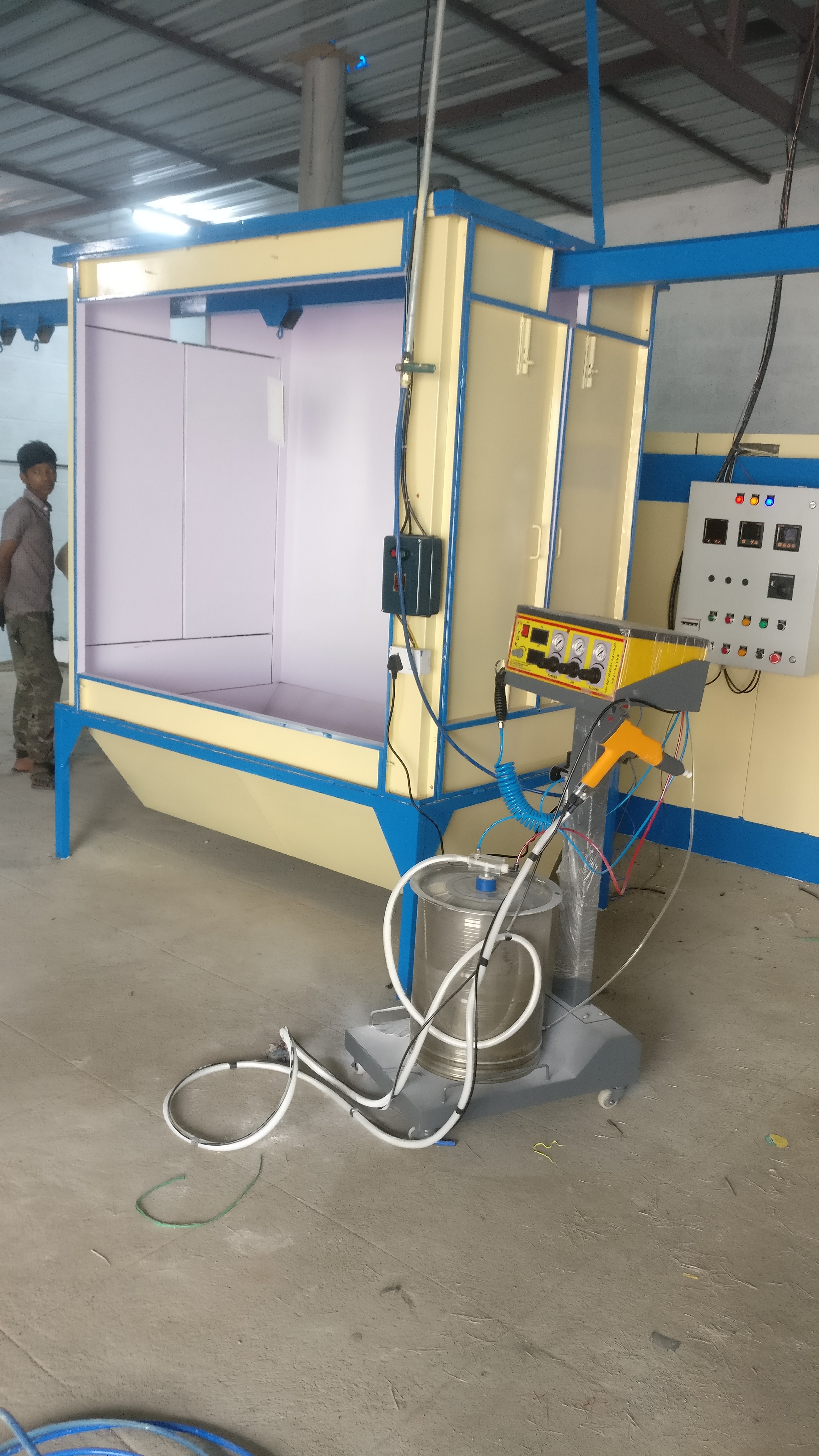 Electrical Oven - Galvanized Sheet, 10x5x5 Ft, 250a C Max Temp, 440v, 40 Hp, User-friendly Control Panel, Central Air Flow, Rust Proof, Custom Made