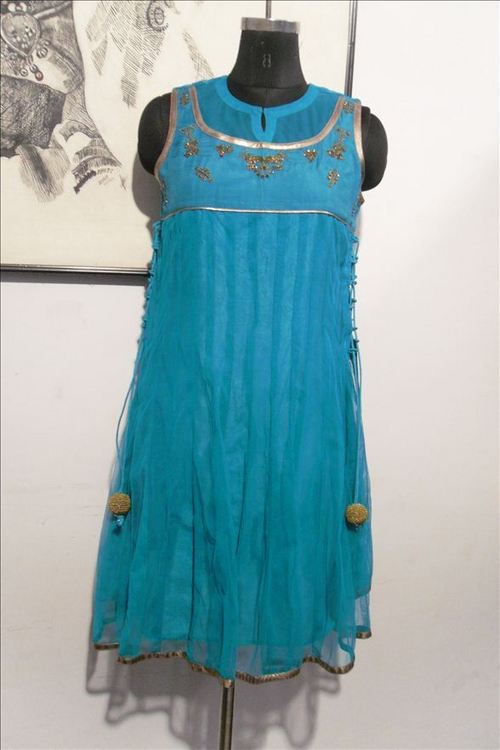 प्राचीन कढ़ाई कुर्तियां