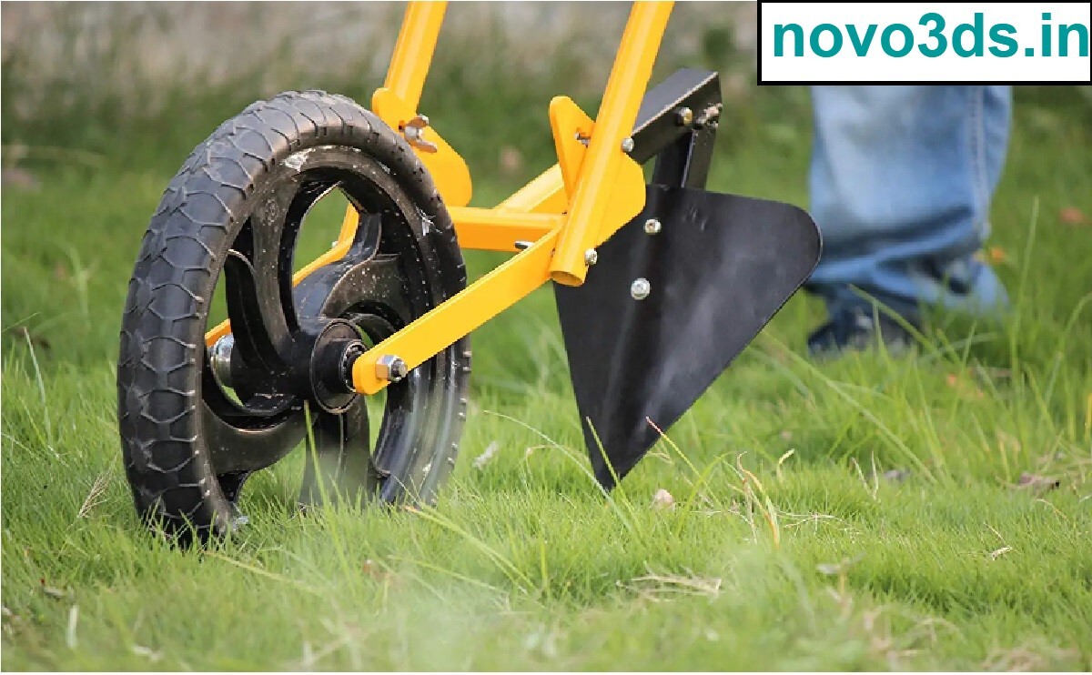 Manual Weeder With Furrow Tooth Cultivator Weeder Attachments Capacity: 100 Kg/day