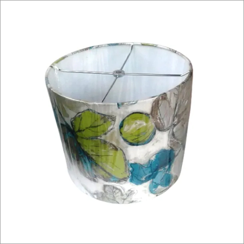 व्हाइट-मल्टीकलर स्टारलेट्स प्रिंट लैंप शेड