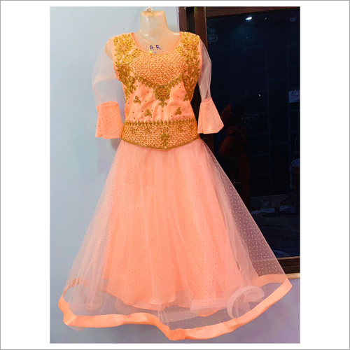 वाटर प्रूफ फैब्रिक बॉडी सैटिन नेट ड्रेस