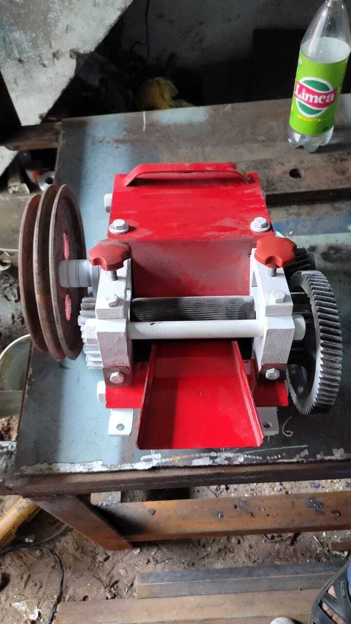 Plastic Dana Cutter Machine