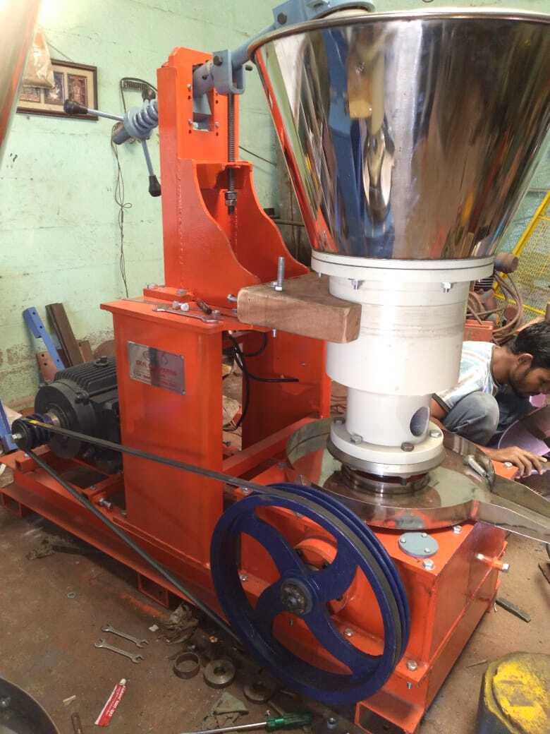 Chekku Oil Extraction Machine - Casting And Steel Materials 3x6x5 Feet Dimensions 440 Power | 15 To 20kg Capacity Automatic Control System Human Machine Interface