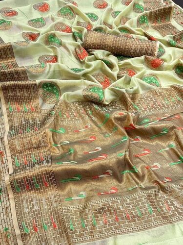 मल्टीकलर हॉकी ऑफ-व्हाइट ऑर्गेंज साड़ी